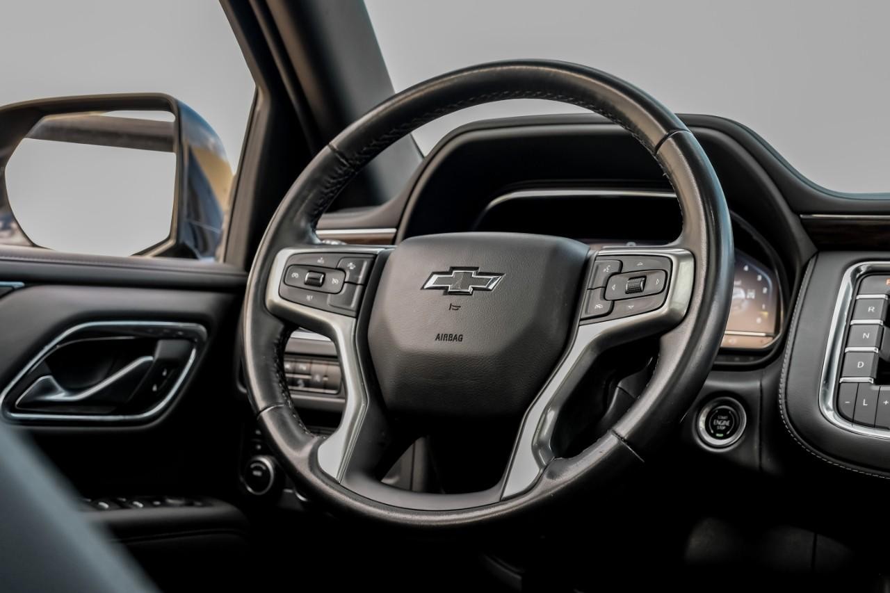 Chevrolet Suburban Vehicle Main Gallery Image 20