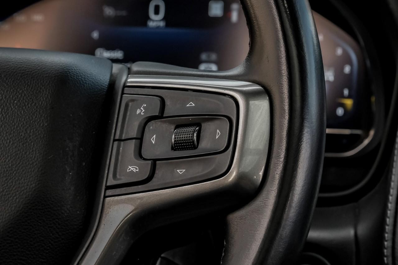 Chevrolet Suburban Vehicle Main Gallery Image 23