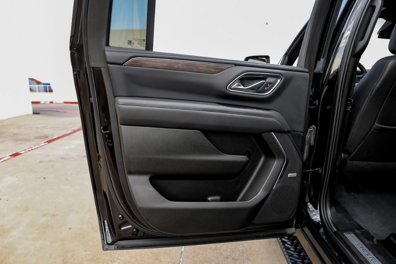 Chevrolet Suburban Vehicle Main Gallery Image 51