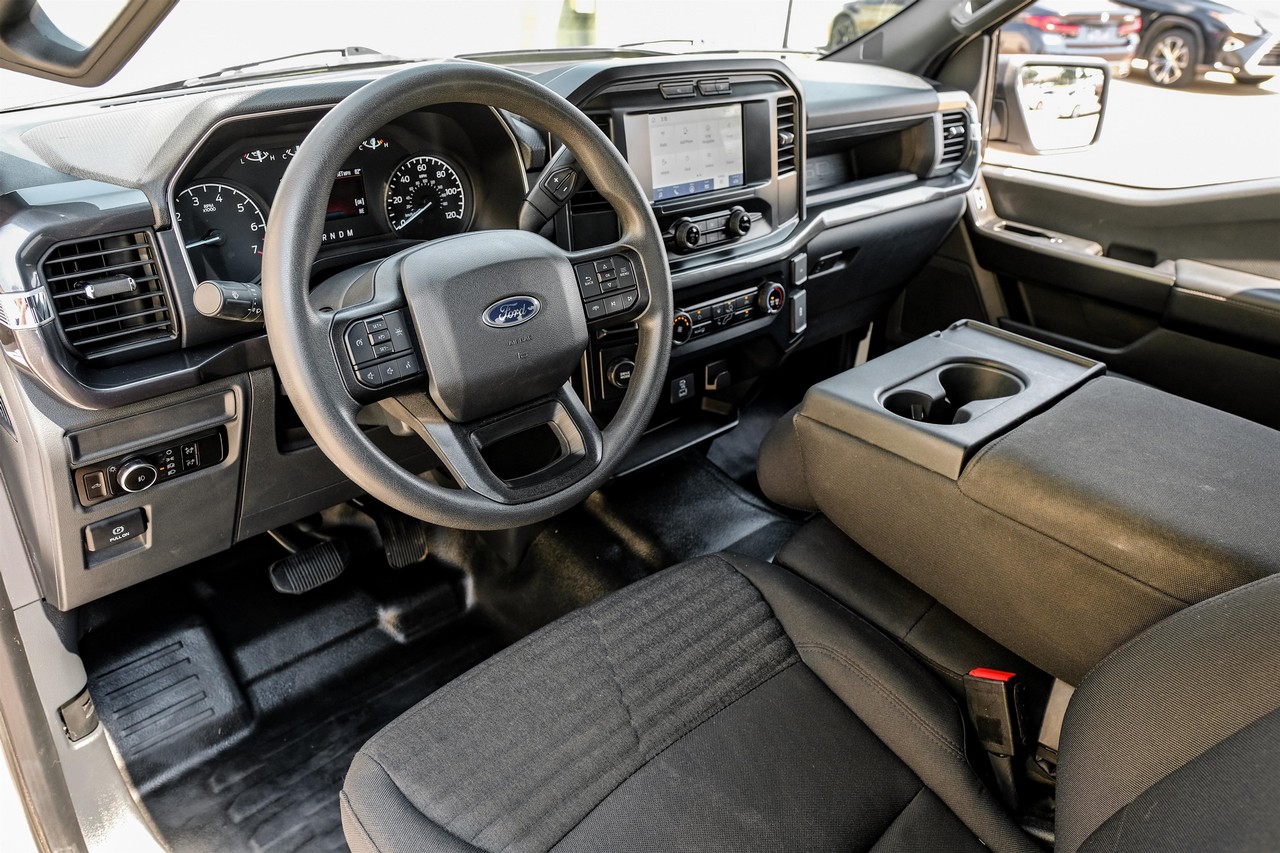 Ford F-150 Vehicle Main Gallery Image 03