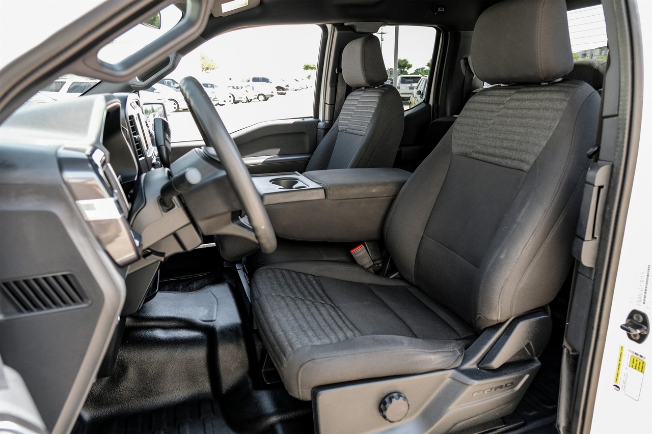 Ford F-150 Vehicle Main Gallery Image 04