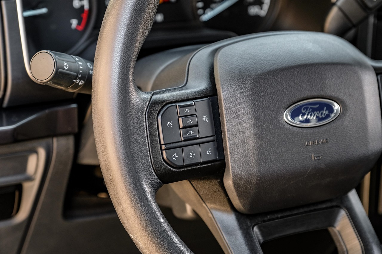 Ford F-150 Vehicle Main Gallery Image 16
