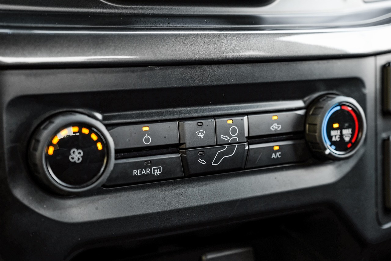 Ford F-150 Vehicle Main Gallery Image 24