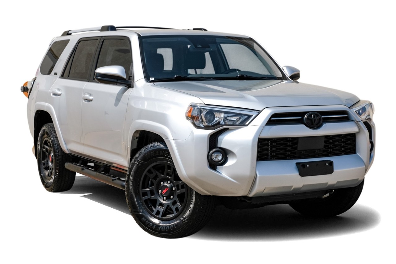 Toyota 4Runner Vehicle Main Gallery Image 06