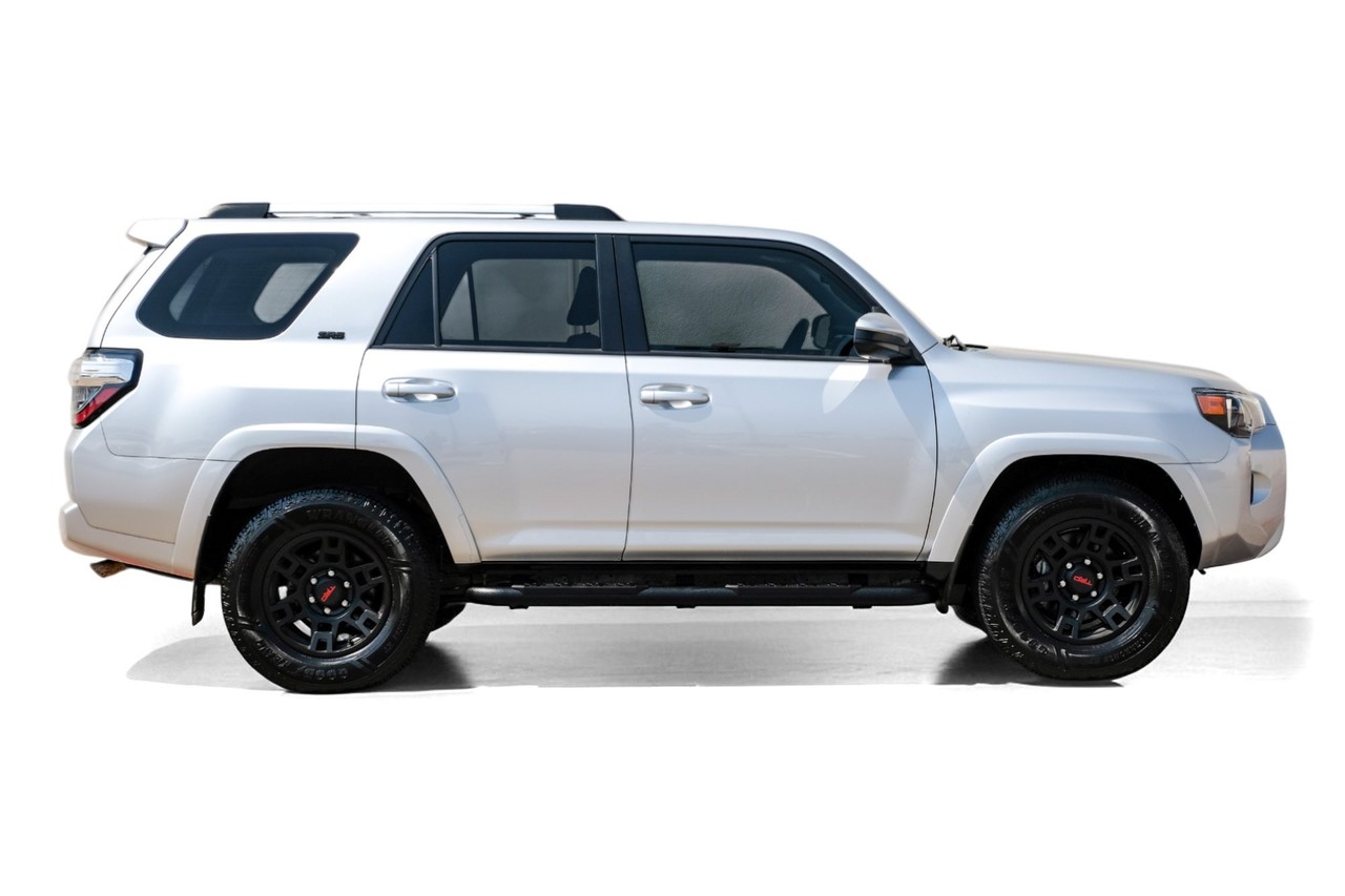 Toyota 4Runner Vehicle Main Gallery Image 07
