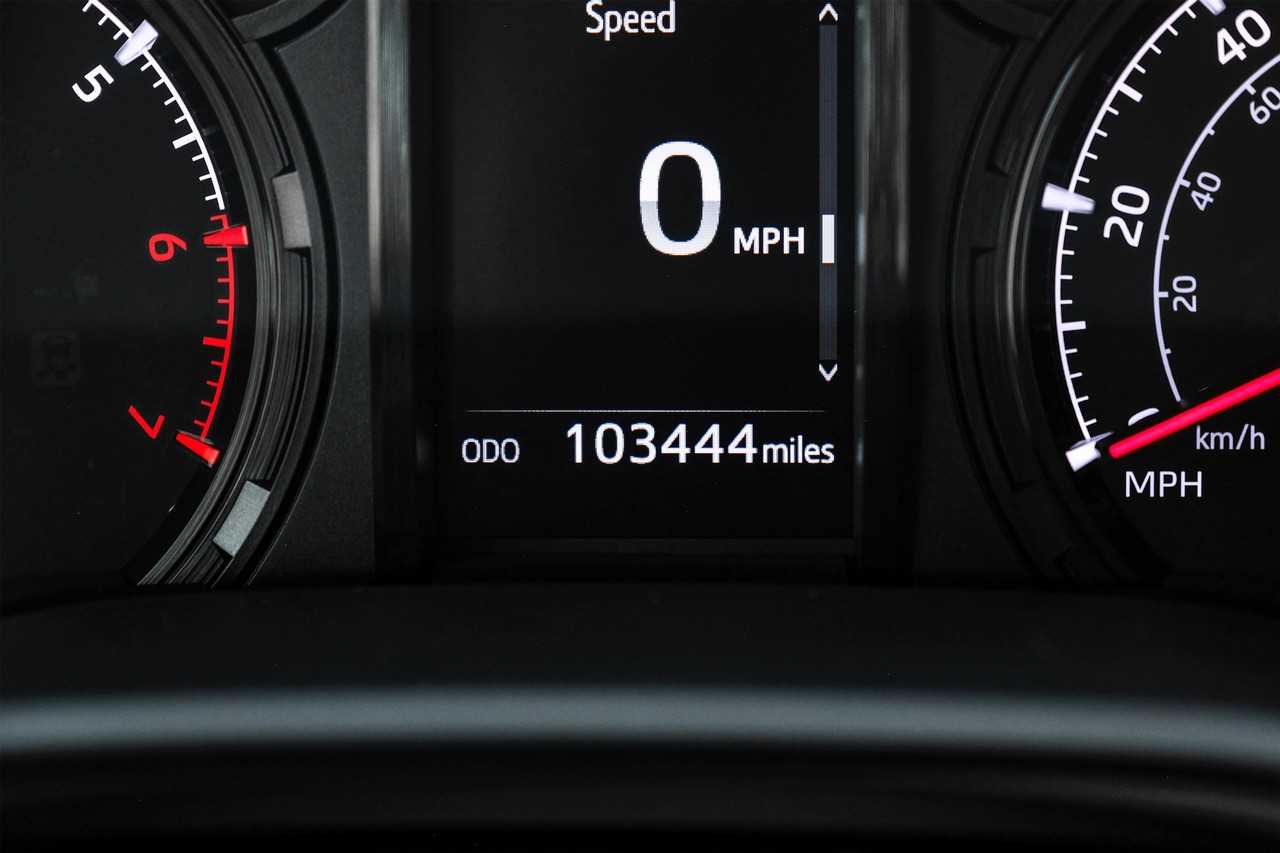 Toyota 4Runner Vehicle Main Gallery Image 23