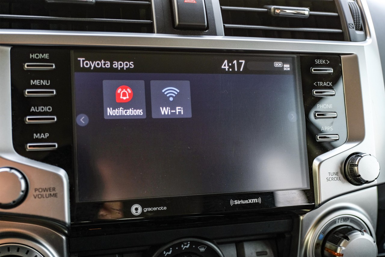 Toyota 4Runner Vehicle Main Gallery Image 29