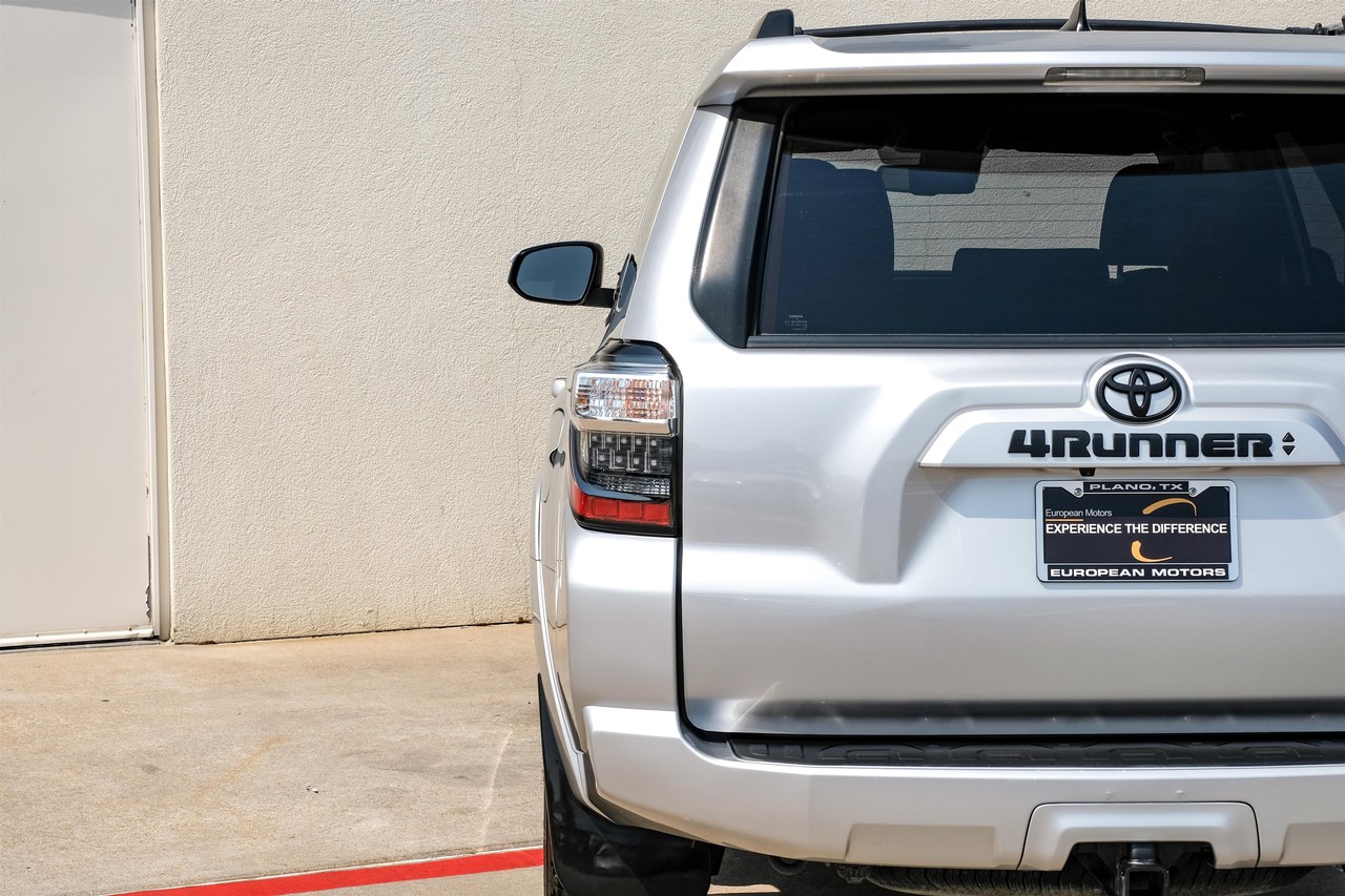 Toyota 4Runner Vehicle Main Gallery Image 45