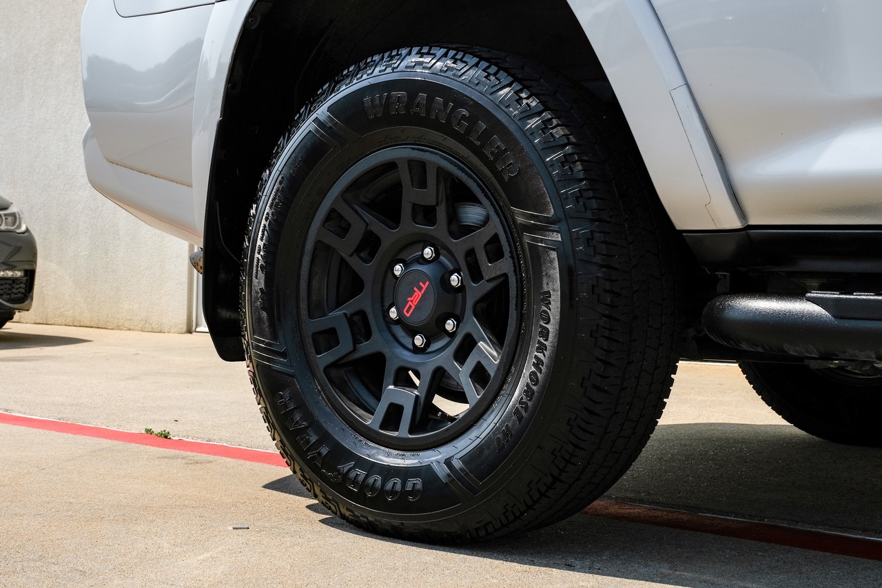 Toyota 4Runner Vehicle Main Gallery Image 48