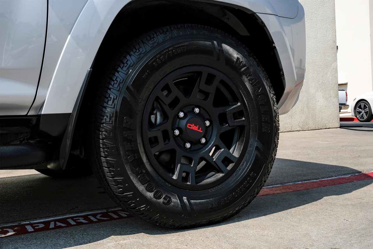Toyota 4Runner Vehicle Main Gallery Image 49