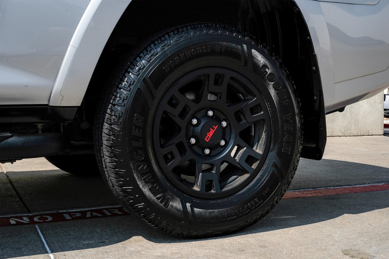 Toyota 4Runner Vehicle Main Gallery Image 51