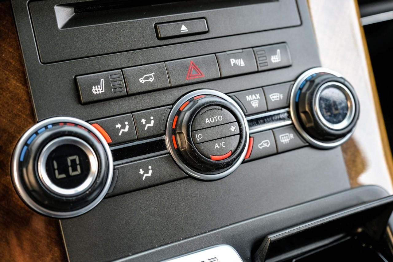 Land Rover Range Rover Sport Vehicle Main Gallery Image 26
