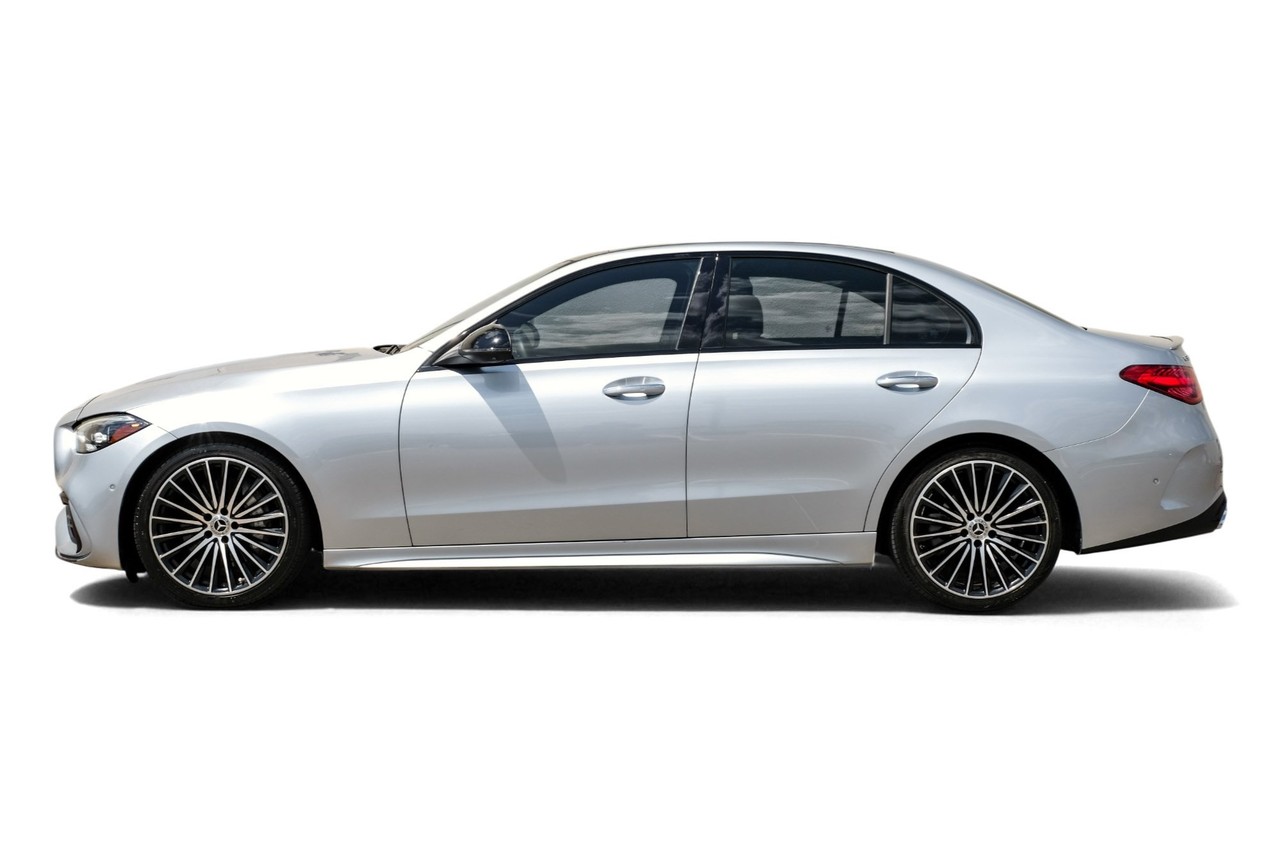 Mercedes-Benz C 300 Vehicle Main Gallery Image 12