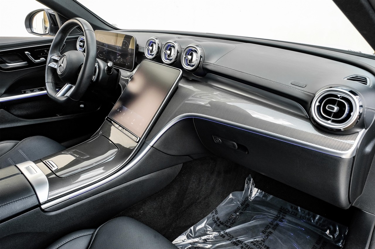 Mercedes-Benz C 300 Vehicle Main Gallery Image 13