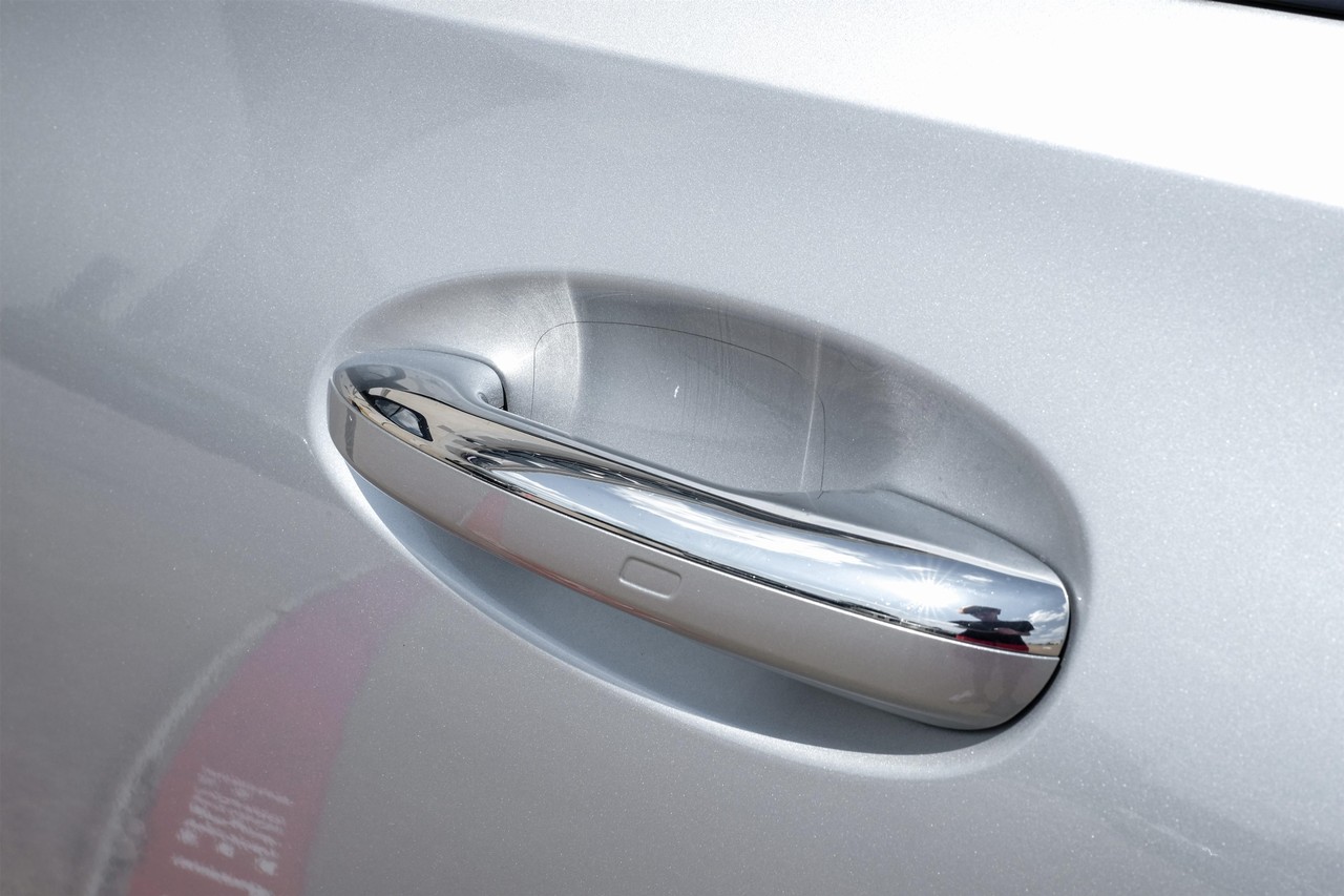 Mercedes-Benz C 300 Vehicle Main Gallery Image 35
