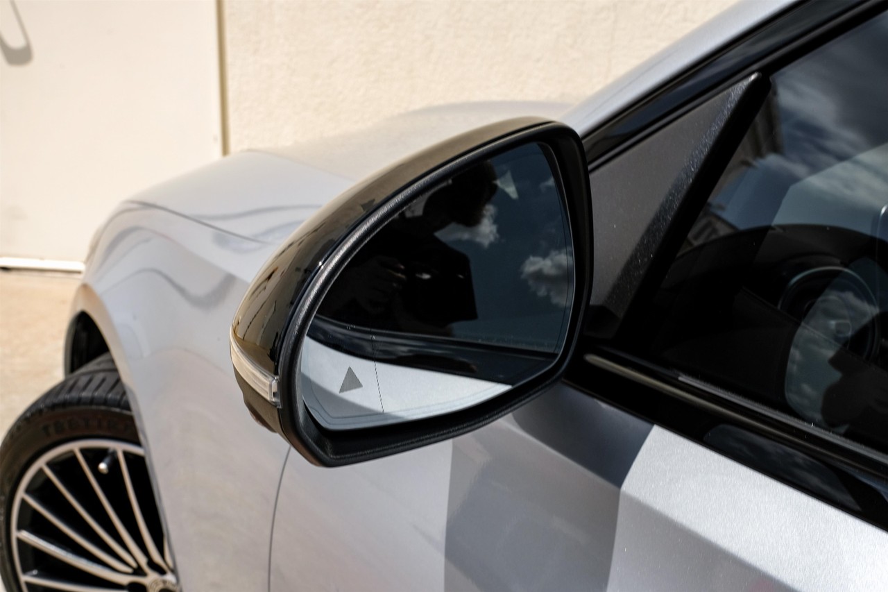 Mercedes-Benz C 300 Vehicle Main Gallery Image 36