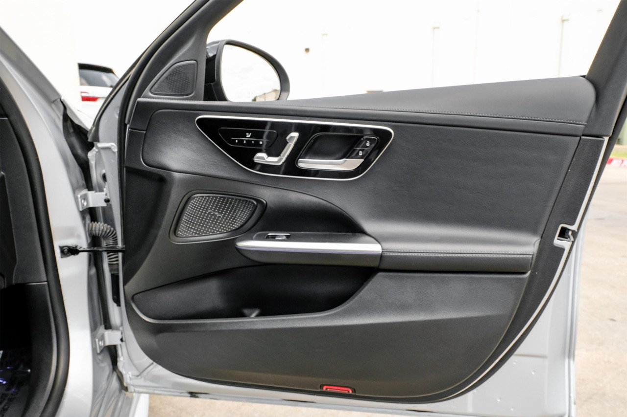 Mercedes-Benz C 300 Vehicle Main Gallery Image 39