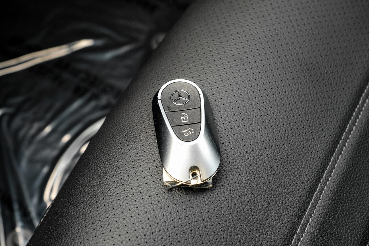 Mercedes-Benz C 300 Vehicle Main Gallery Image 50