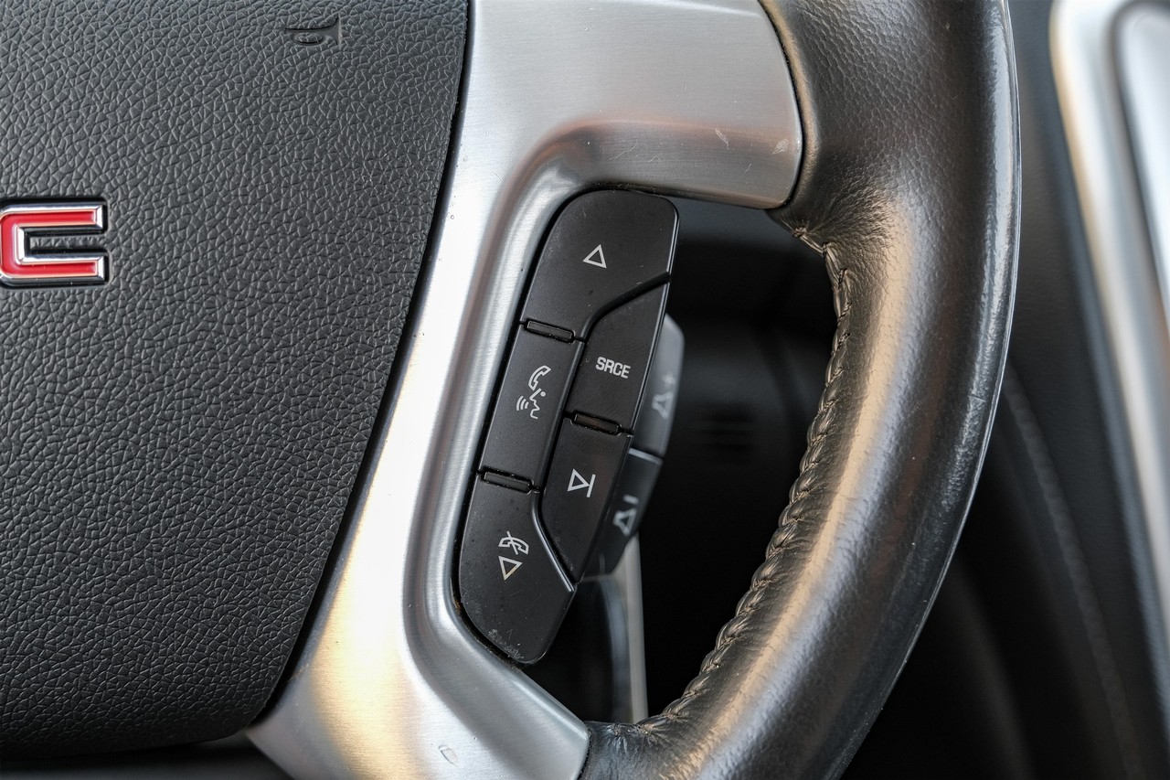 GMC Acadia Vehicle Main Gallery Image 17