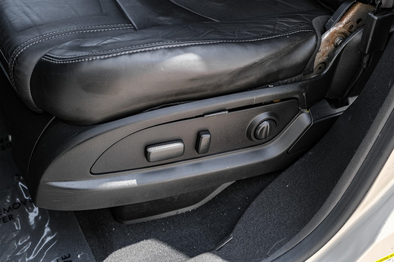 GMC Acadia Vehicle Main Gallery Image 28