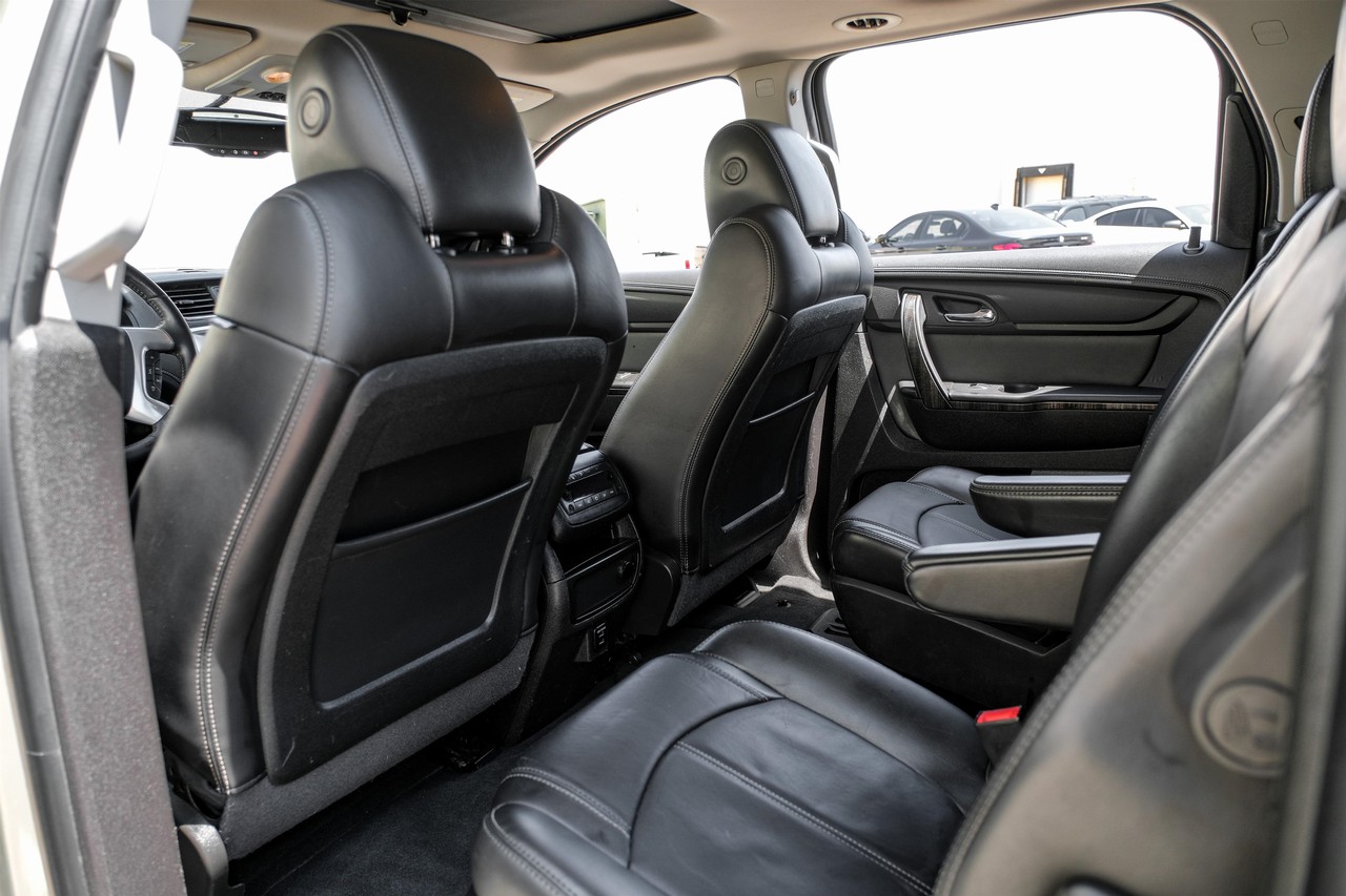 GMC Acadia Vehicle Main Gallery Image 33