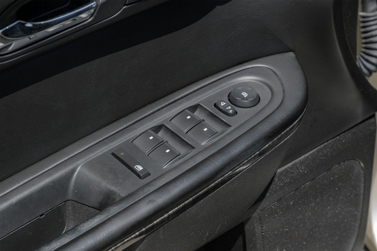 GMC Acadia Vehicle Main Gallery Image 39