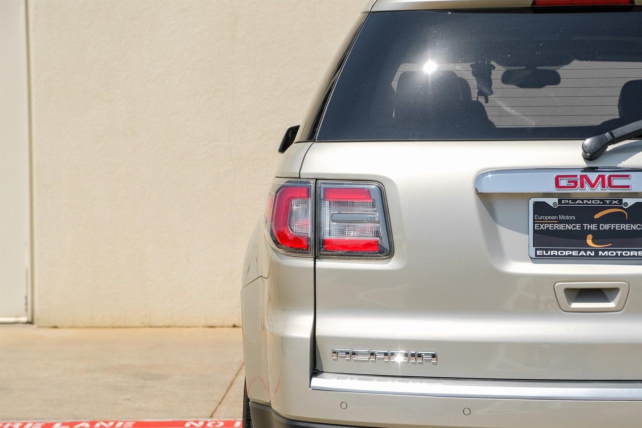 GMC Acadia Vehicle Main Gallery Image 44