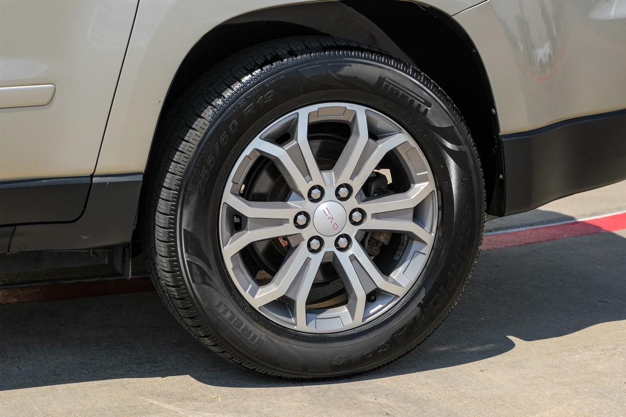 GMC Acadia Vehicle Main Gallery Image 51