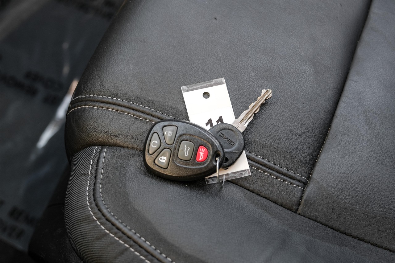 GMC Acadia Vehicle Main Gallery Image 52