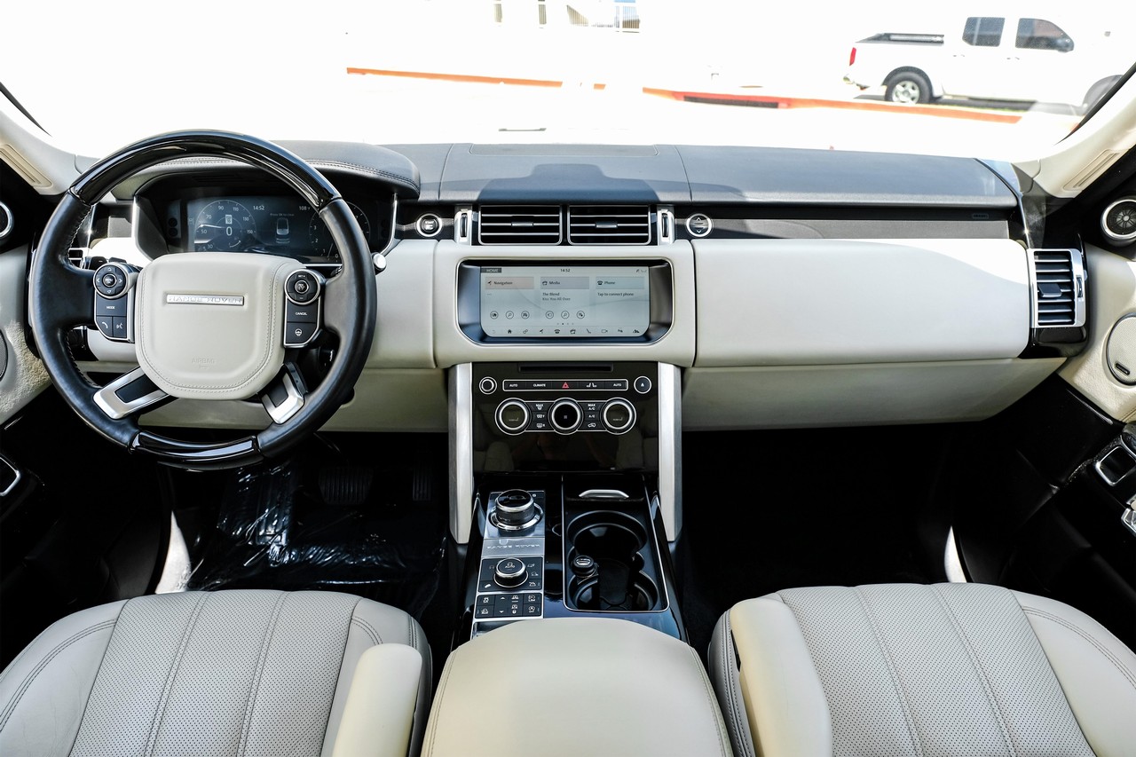Land Rover Range Rover Vehicle Main Gallery Image 13