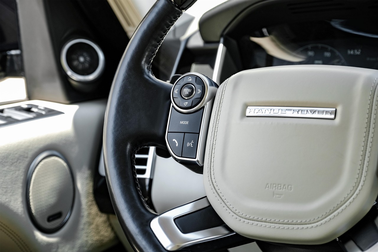 Land Rover Range Rover Vehicle Main Gallery Image 16