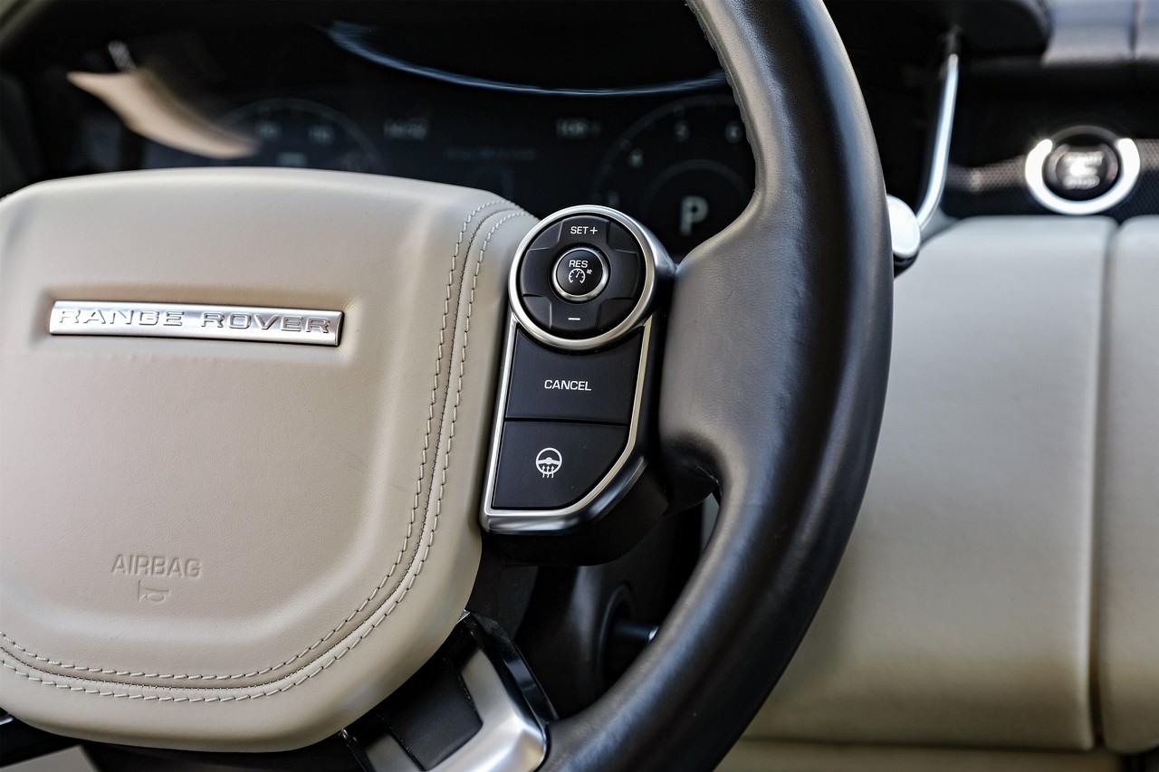 Land Rover Range Rover Vehicle Main Gallery Image 17