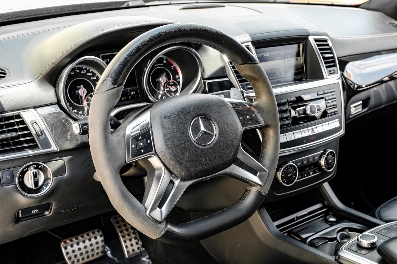 Mercedes-Benz ML 63 AMG Vehicle Main Gallery Image 16