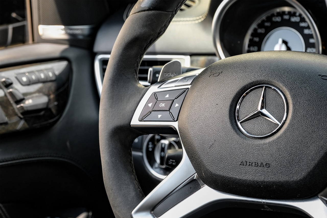 Mercedes-Benz ML 63 AMG Vehicle Main Gallery Image 18