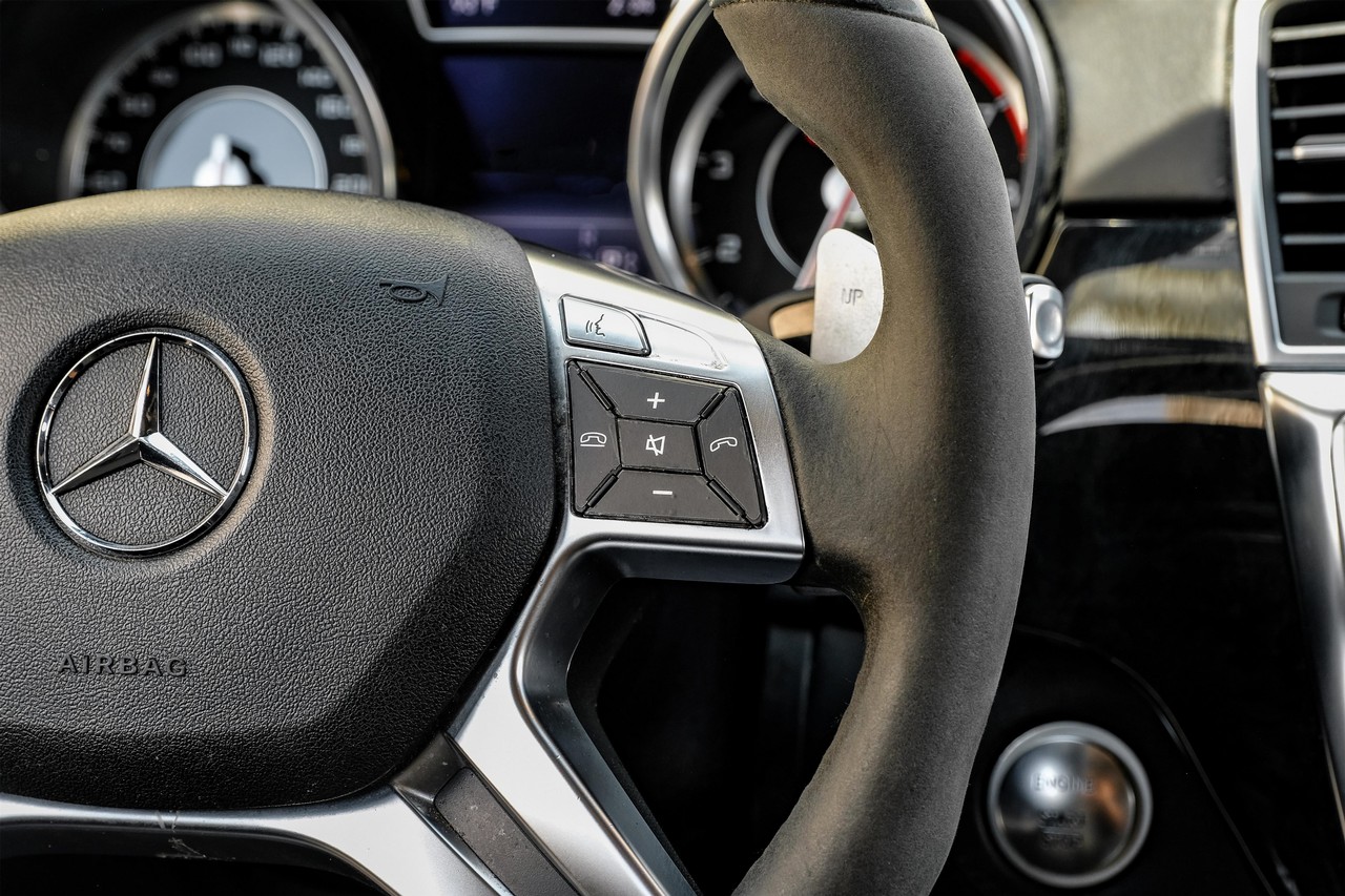 Mercedes-Benz ML 63 AMG Vehicle Main Gallery Image 19