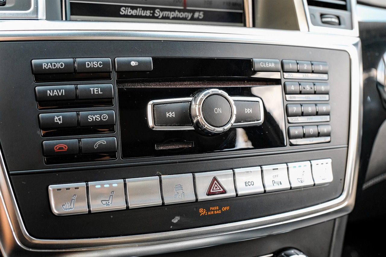 Mercedes-Benz ML 63 AMG Vehicle Main Gallery Image 26