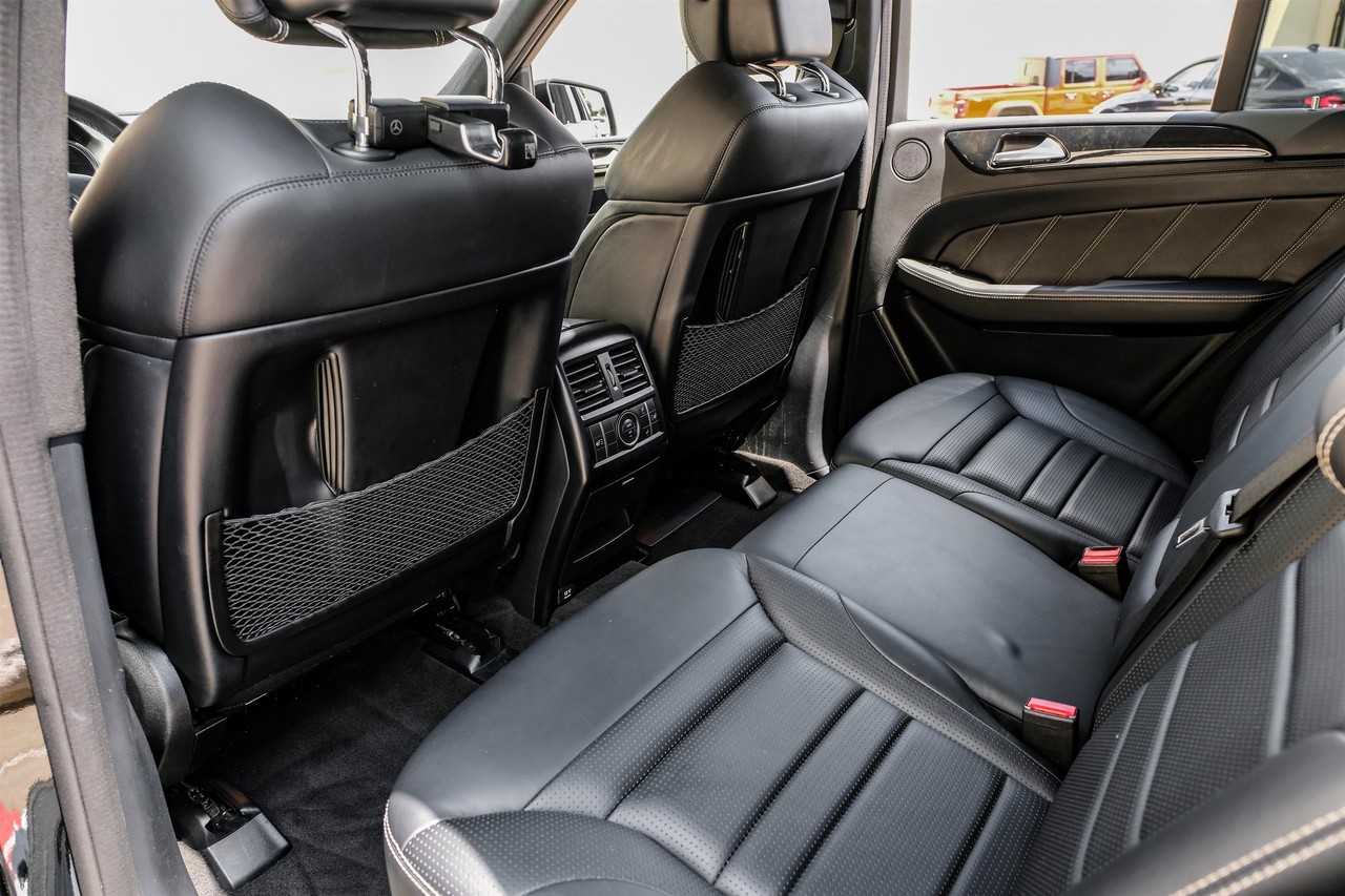 Mercedes-Benz ML 63 AMG Vehicle Main Gallery Image 34