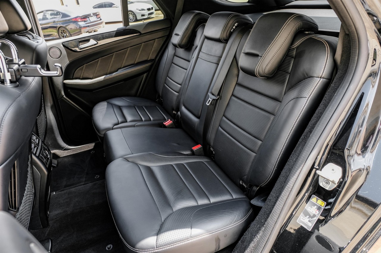 Mercedes-Benz ML 63 AMG Vehicle Main Gallery Image 35