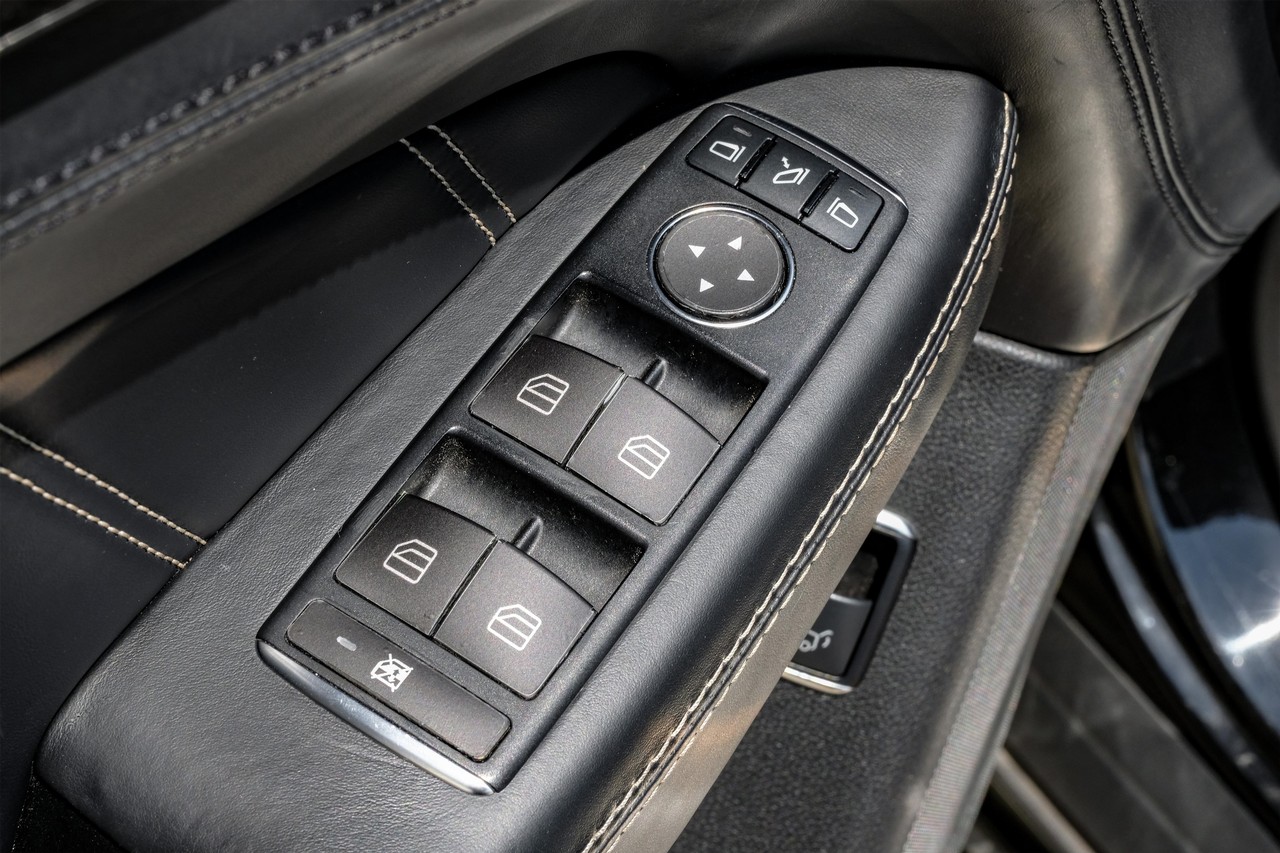 Mercedes-Benz ML 63 AMG Vehicle Main Gallery Image 39