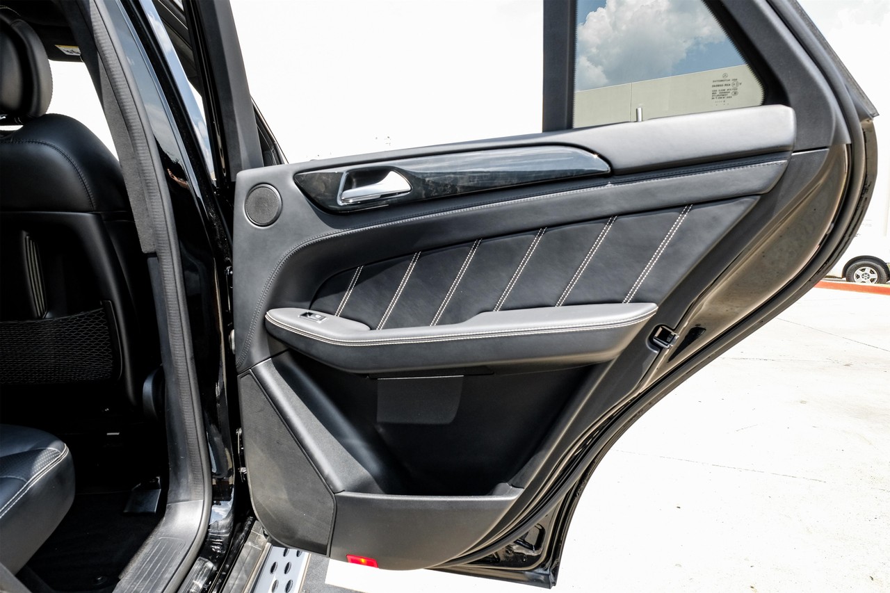 Mercedes-Benz ML 63 AMG Vehicle Main Gallery Image 42