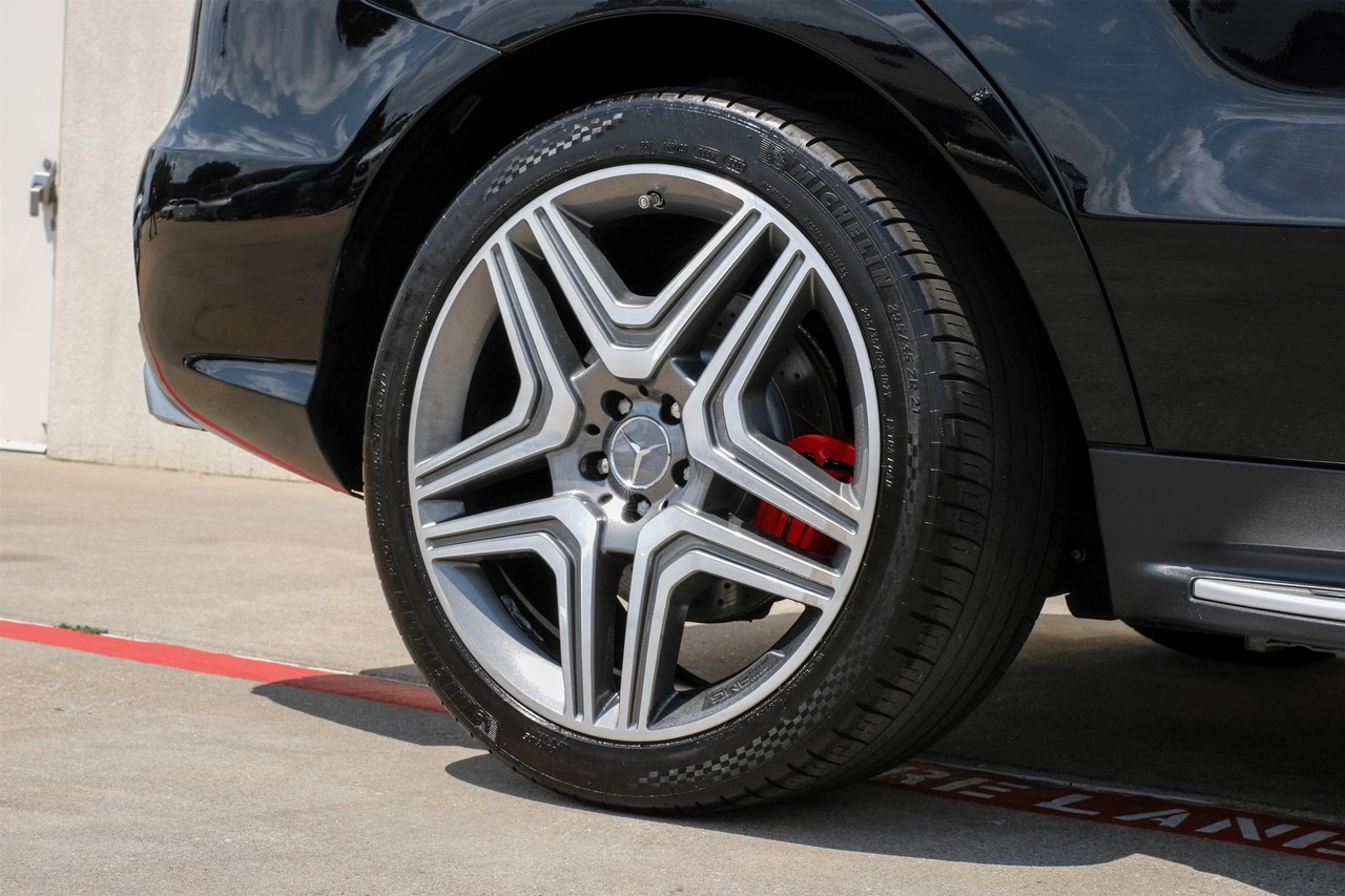 Mercedes-Benz ML 63 AMG Vehicle Main Gallery Image 47