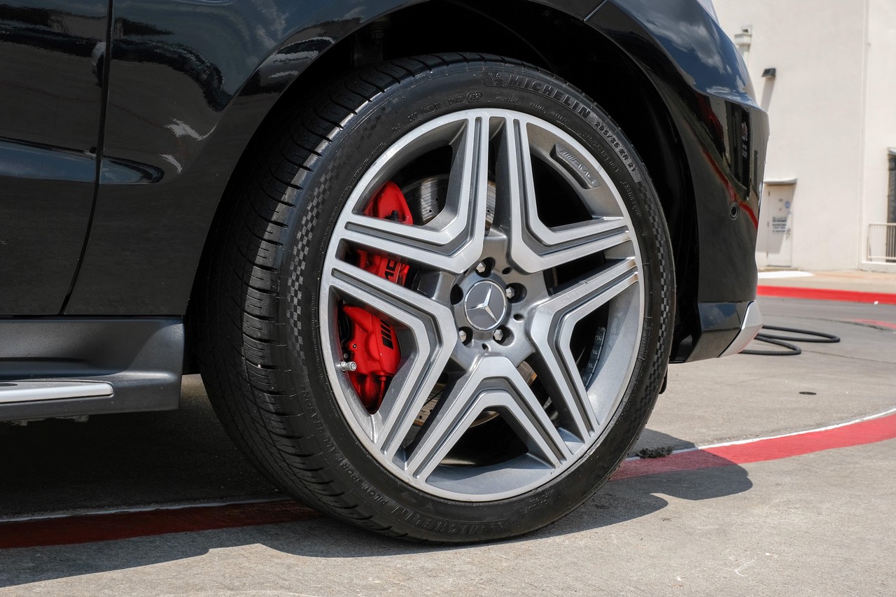 Mercedes-Benz ML 63 AMG Vehicle Main Gallery Image 48