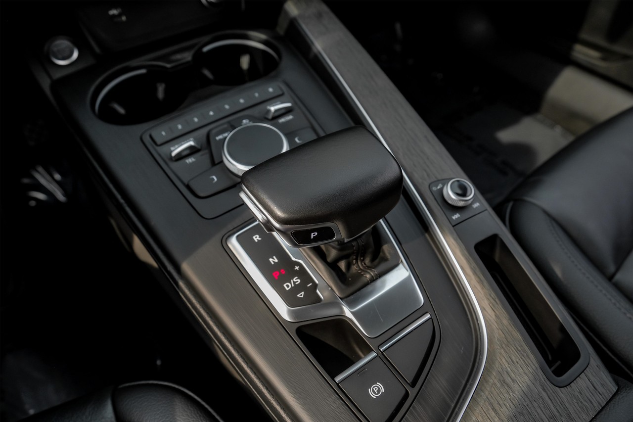 Audi A4 Vehicle Main Gallery Image 28