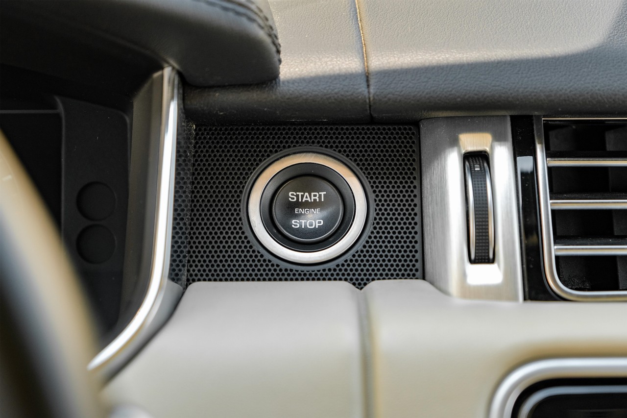 Land Rover Range Rover Vehicle Main Gallery Image 20