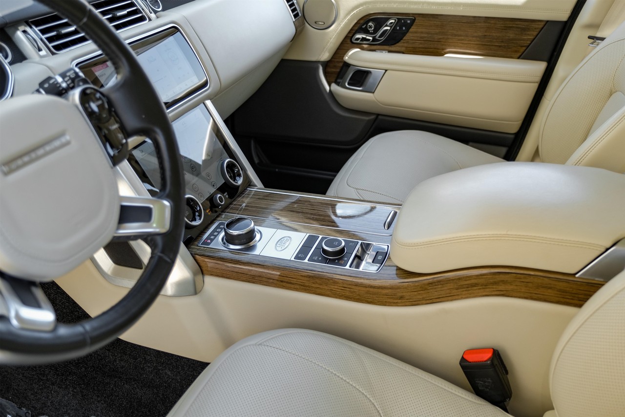 Land Rover Range Rover Vehicle Main Gallery Image 24