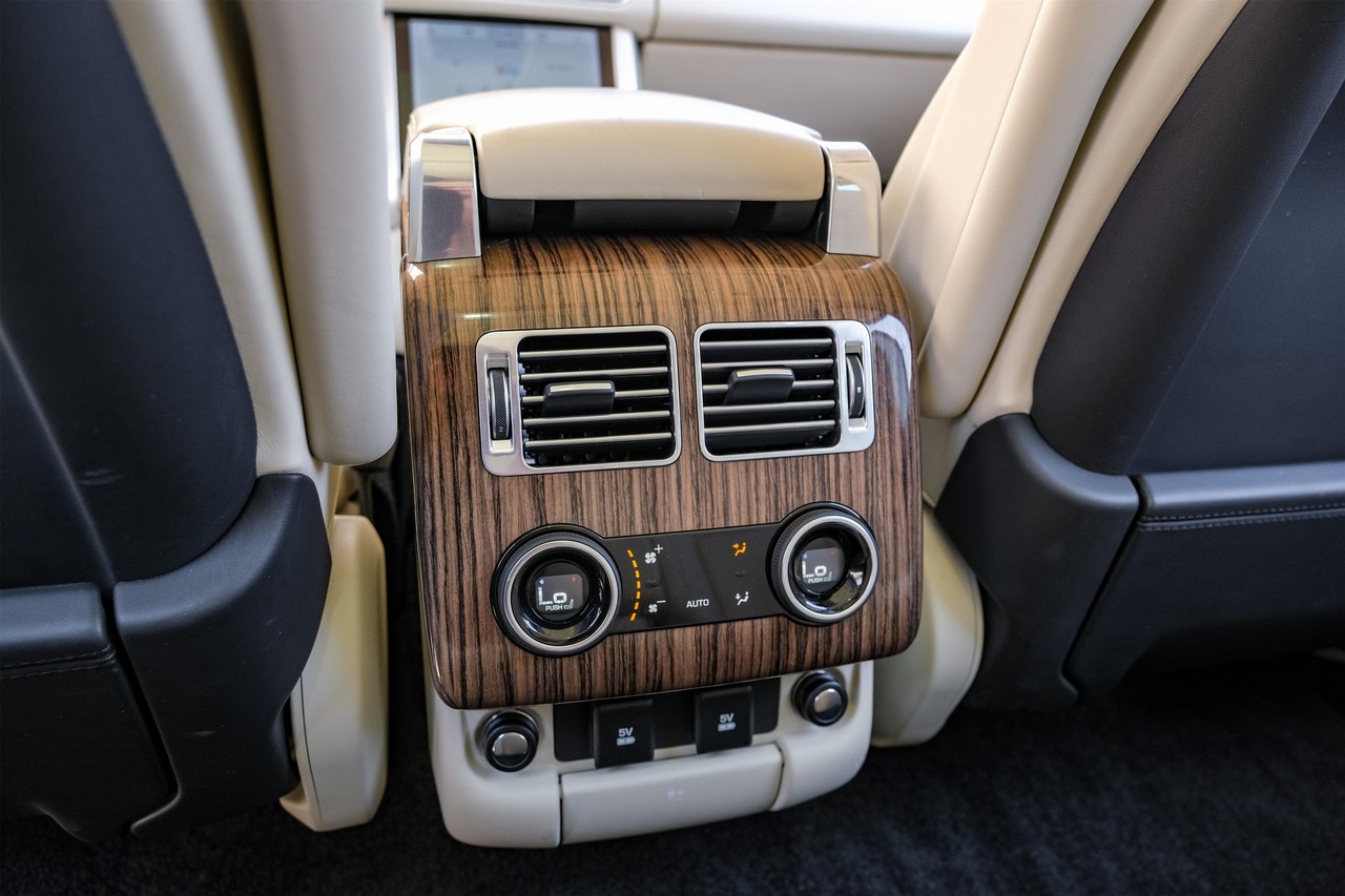 Land Rover Range Rover Vehicle Main Gallery Image 32