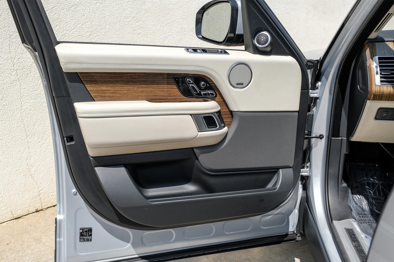 Land Rover Range Rover Vehicle Main Gallery Image 37