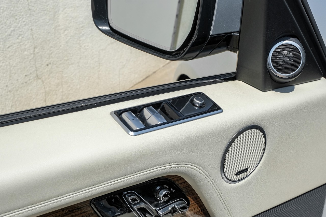 Land Rover Range Rover Vehicle Main Gallery Image 38
