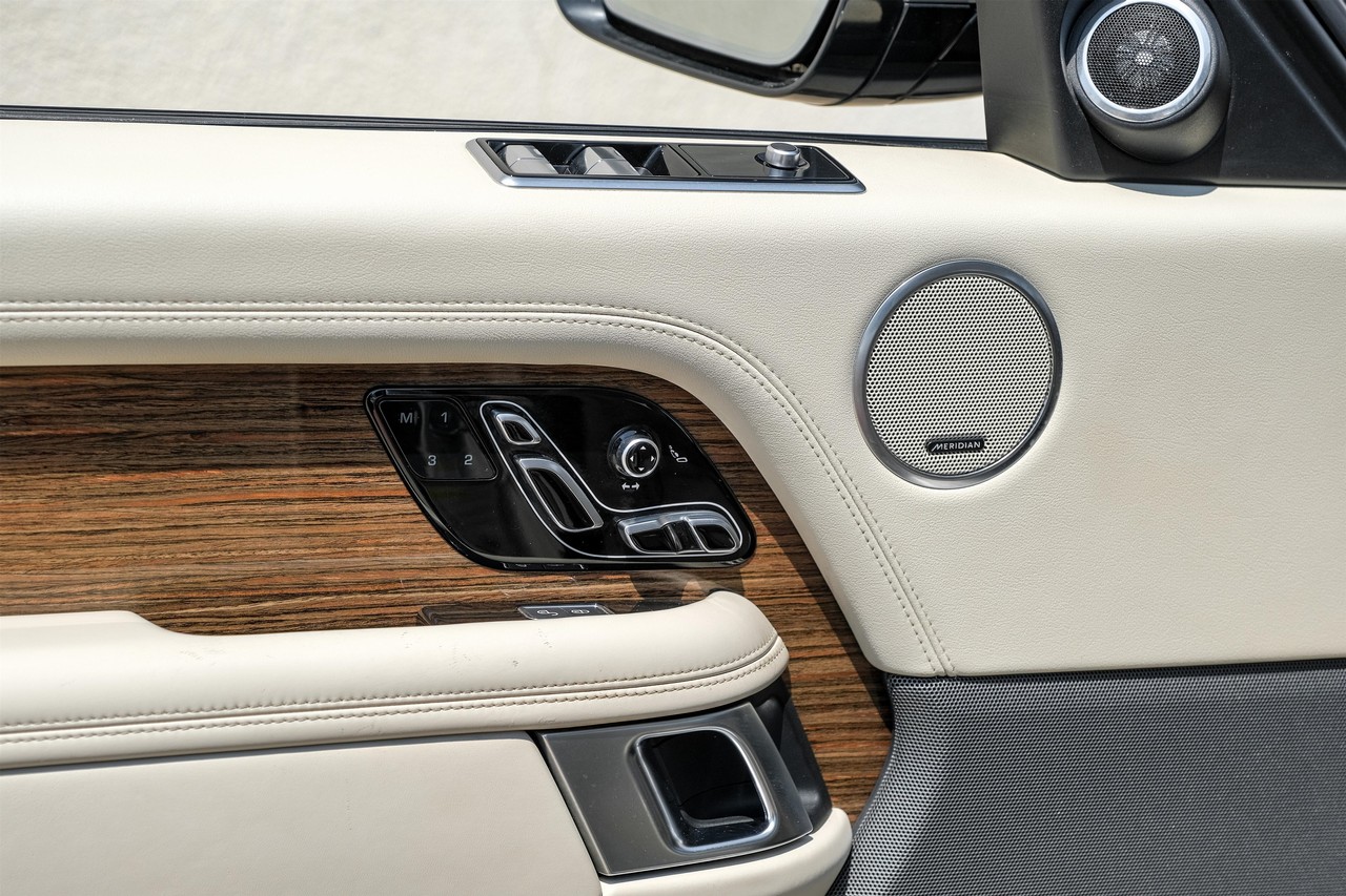 Land Rover Range Rover Vehicle Main Gallery Image 39