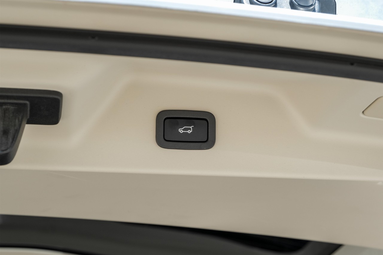 Land Rover Range Rover Vehicle Main Gallery Image 47
